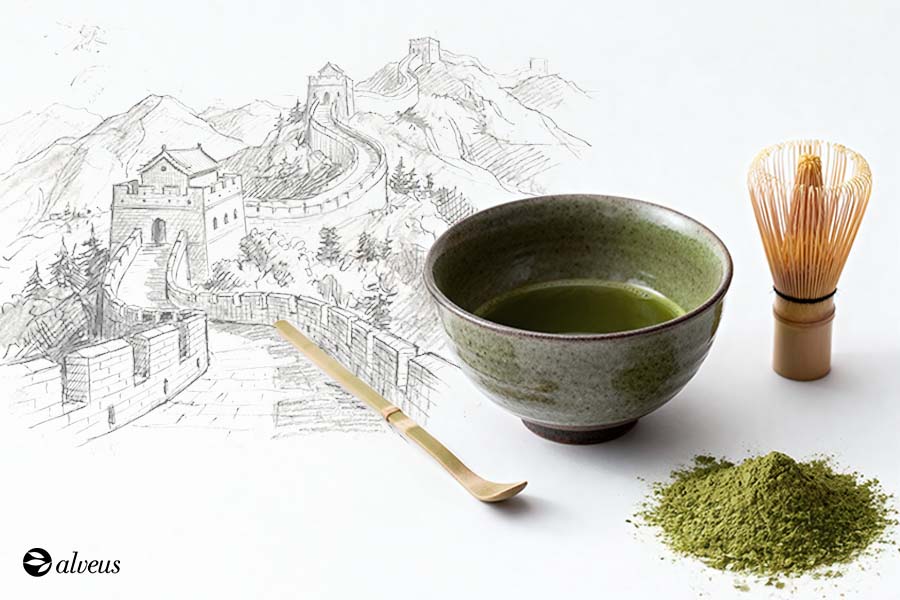 Bio-Matcha Ceremonial aus China in einer traditionellen Schale