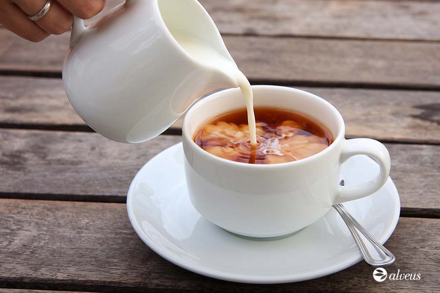 black tea with milk